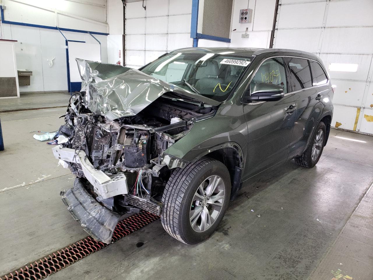 Photo 2 from auction – 2014 TOYOTA HIGHLANDER with VIN 5TDJKRFH6ES052673