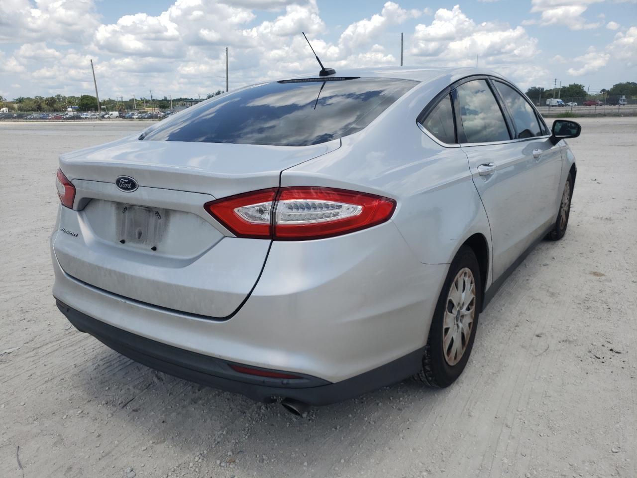 Photo 4 from auction – 2013 FORD FUSION S with VIN 3FA6P0G73DR125188