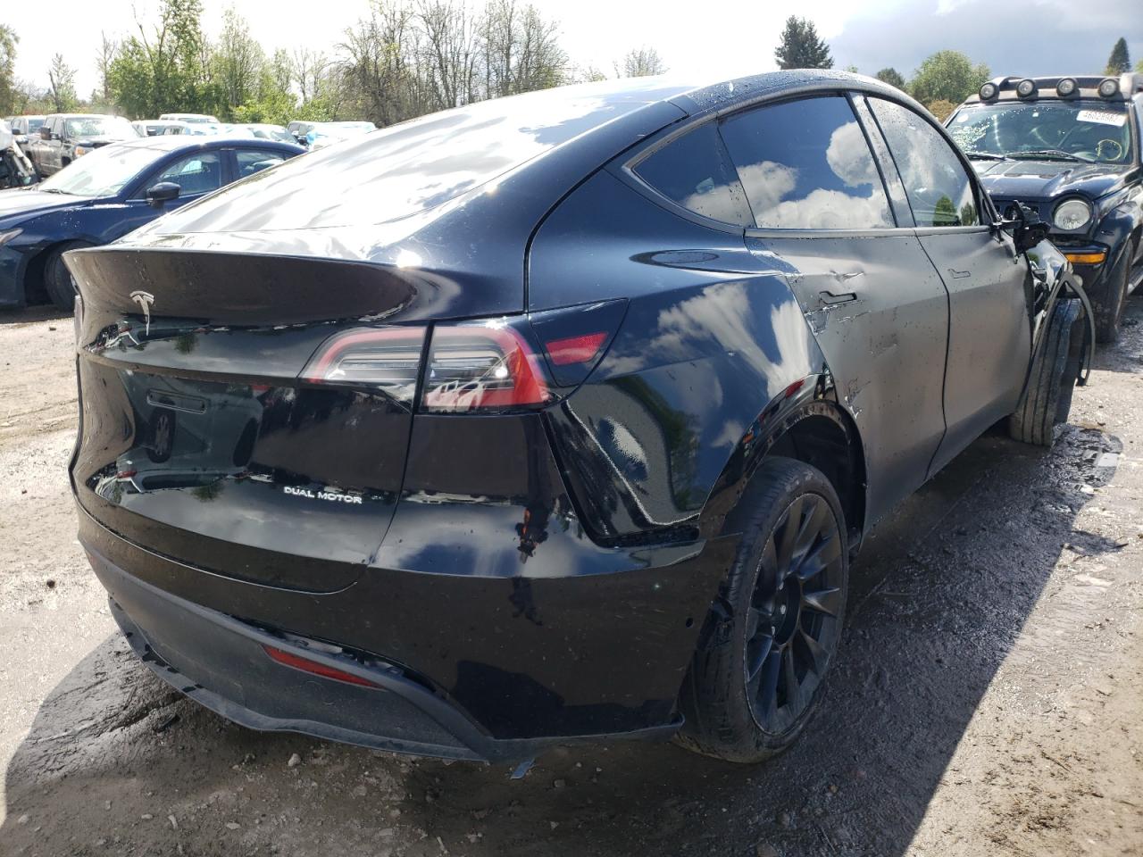 Photo 4 from auction – 2021 TESLA MODEL Y with VIN 5YJYGAEE6MF144314