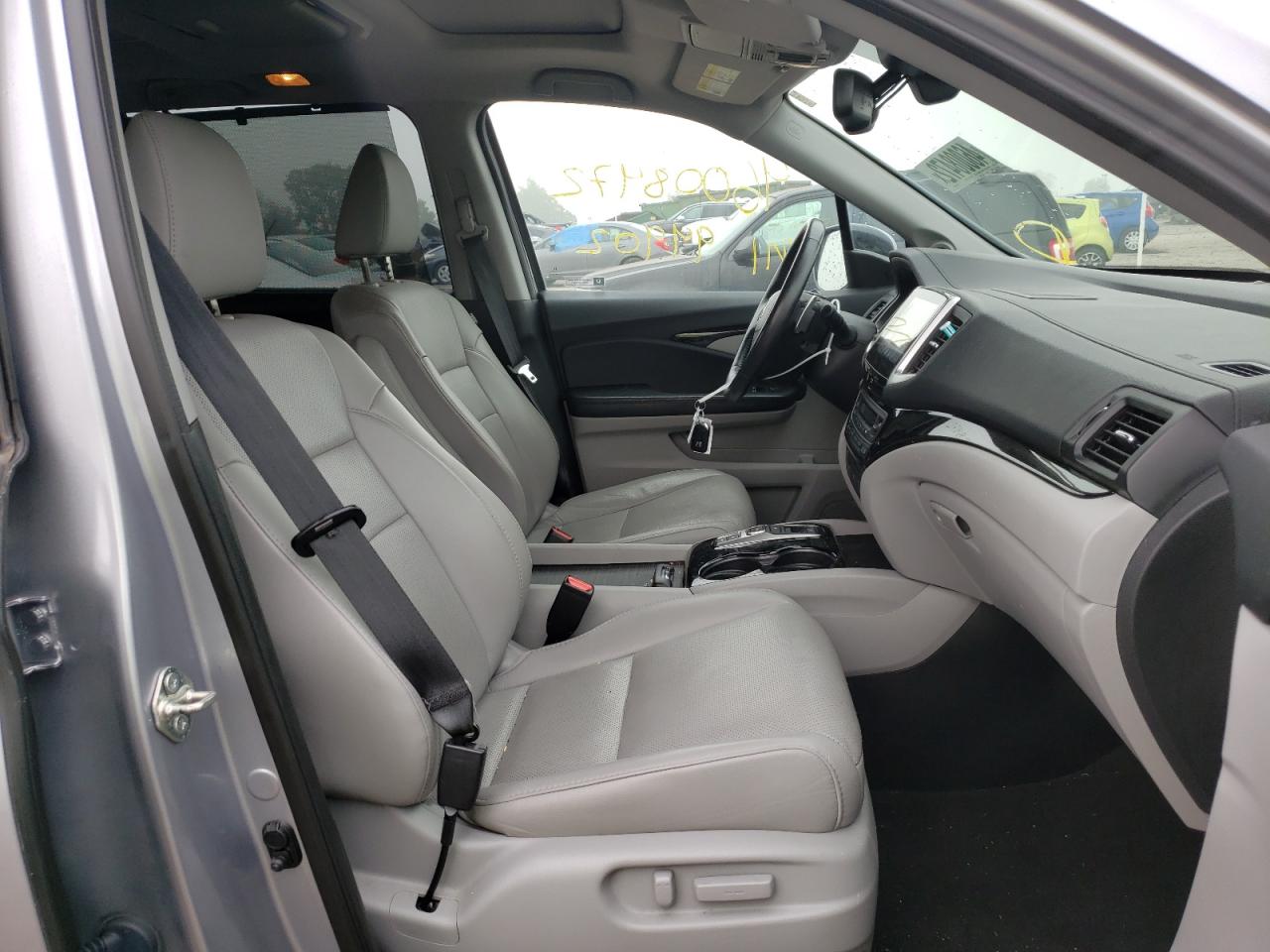 Photo 5 from auction – 2017 HONDA PILOT ELIT with VIN 5FNYF6H03HB039770