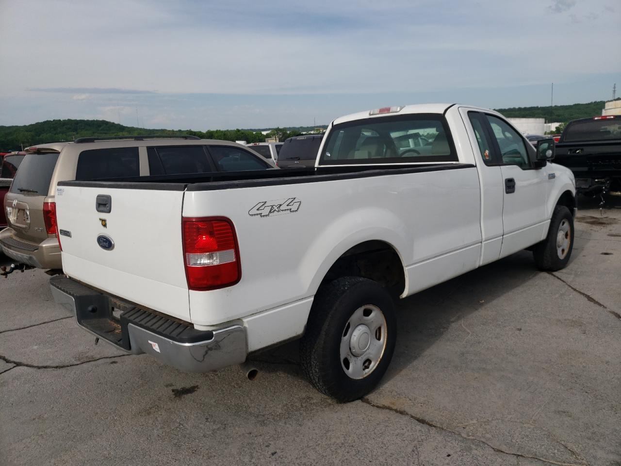 Photo 4 from auction – 2005 FORD F150 with VIN 1FTRF14W35NB66730