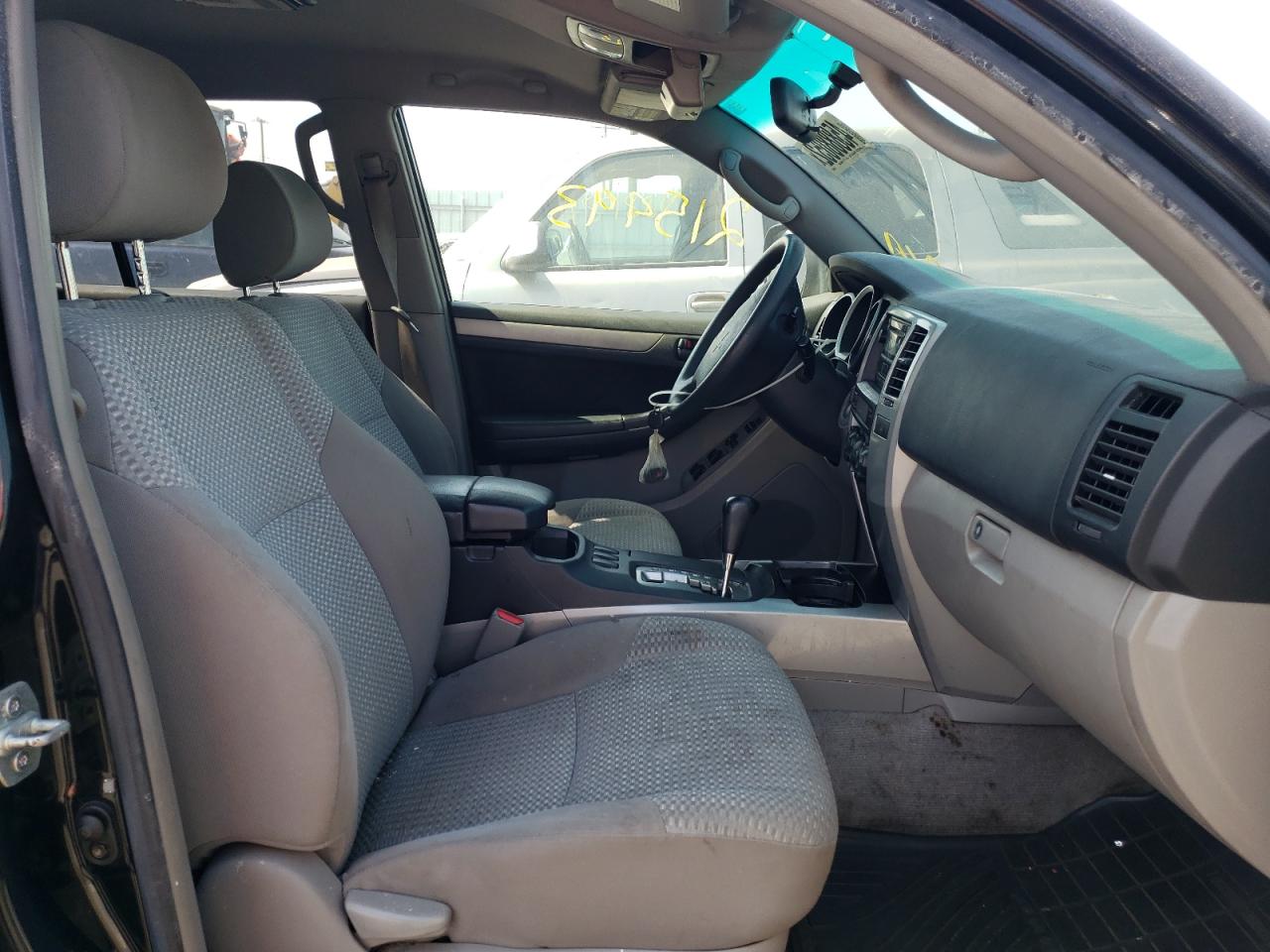 Photo 5 from auction – 2006 TOYOTA 4RUNNER SR with VIN JTEZU14R768045307