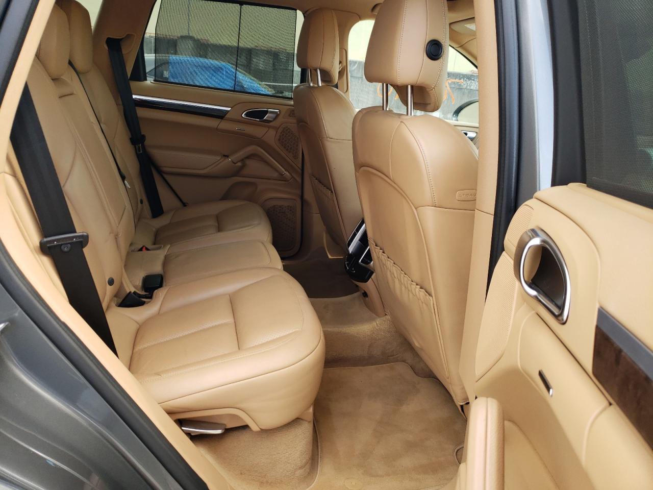 Photo 6 from auction – 2016 PORSCHE CAYENNE with VIN WP1AA2A29GKA10536