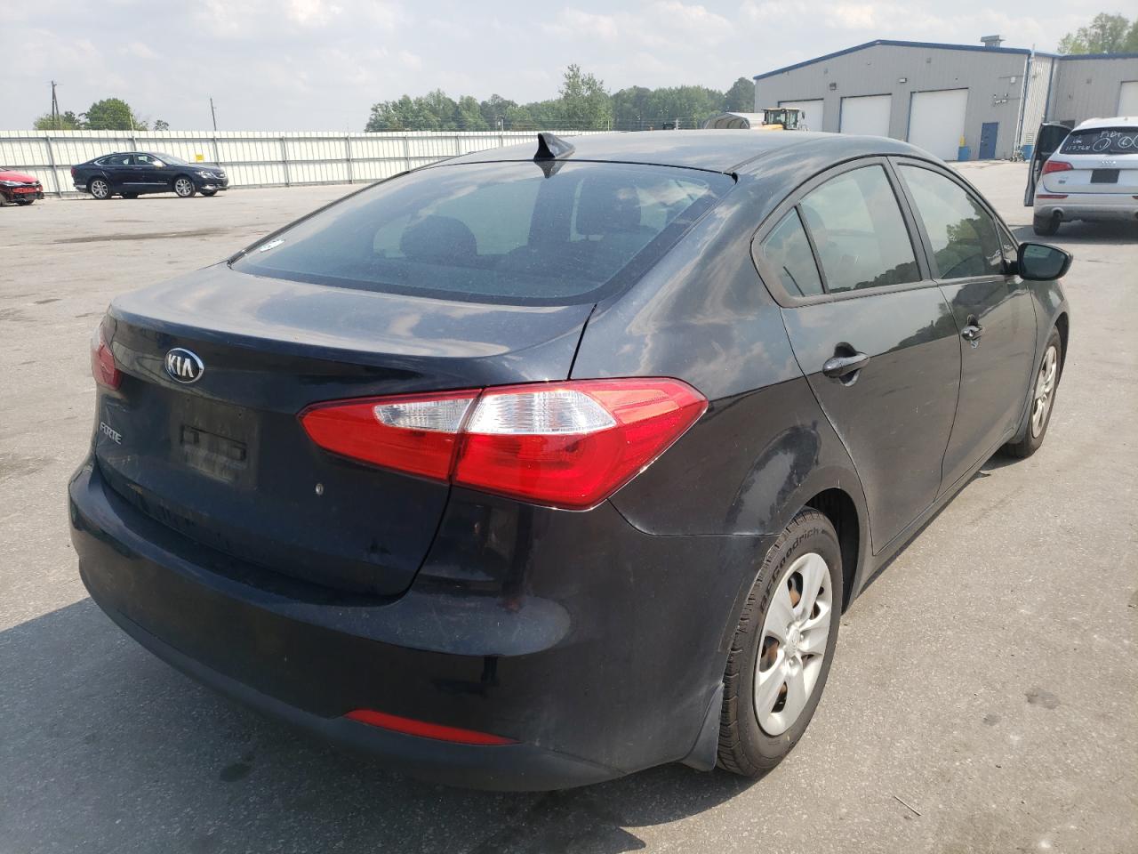 Photo 4 from auction – 2015 KIA FORTE LX with VIN KNAFK4A69F5278239