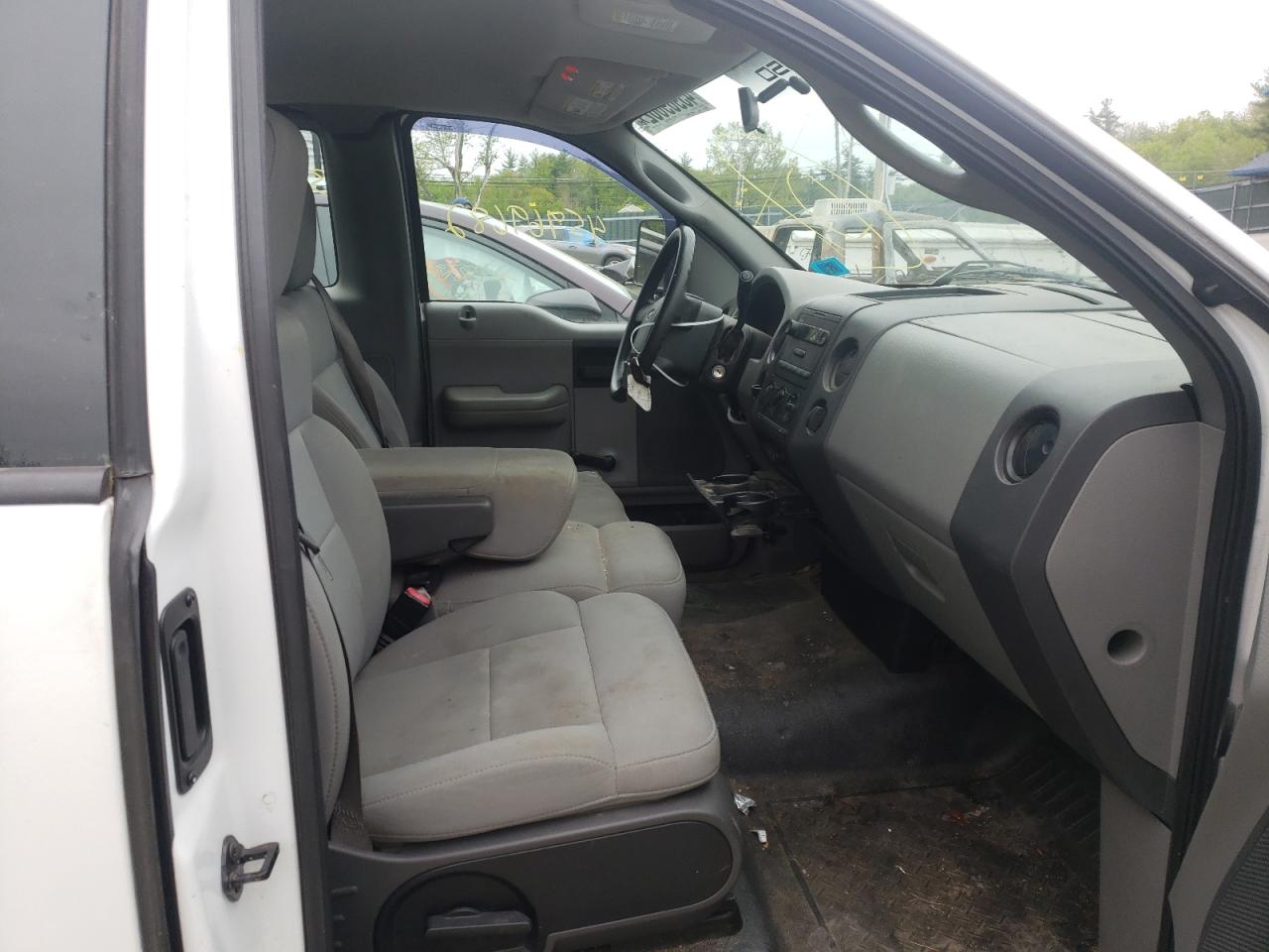 Photo 5 from auction – 2005 FORD F150 with VIN 1FTRF12W25NB92478