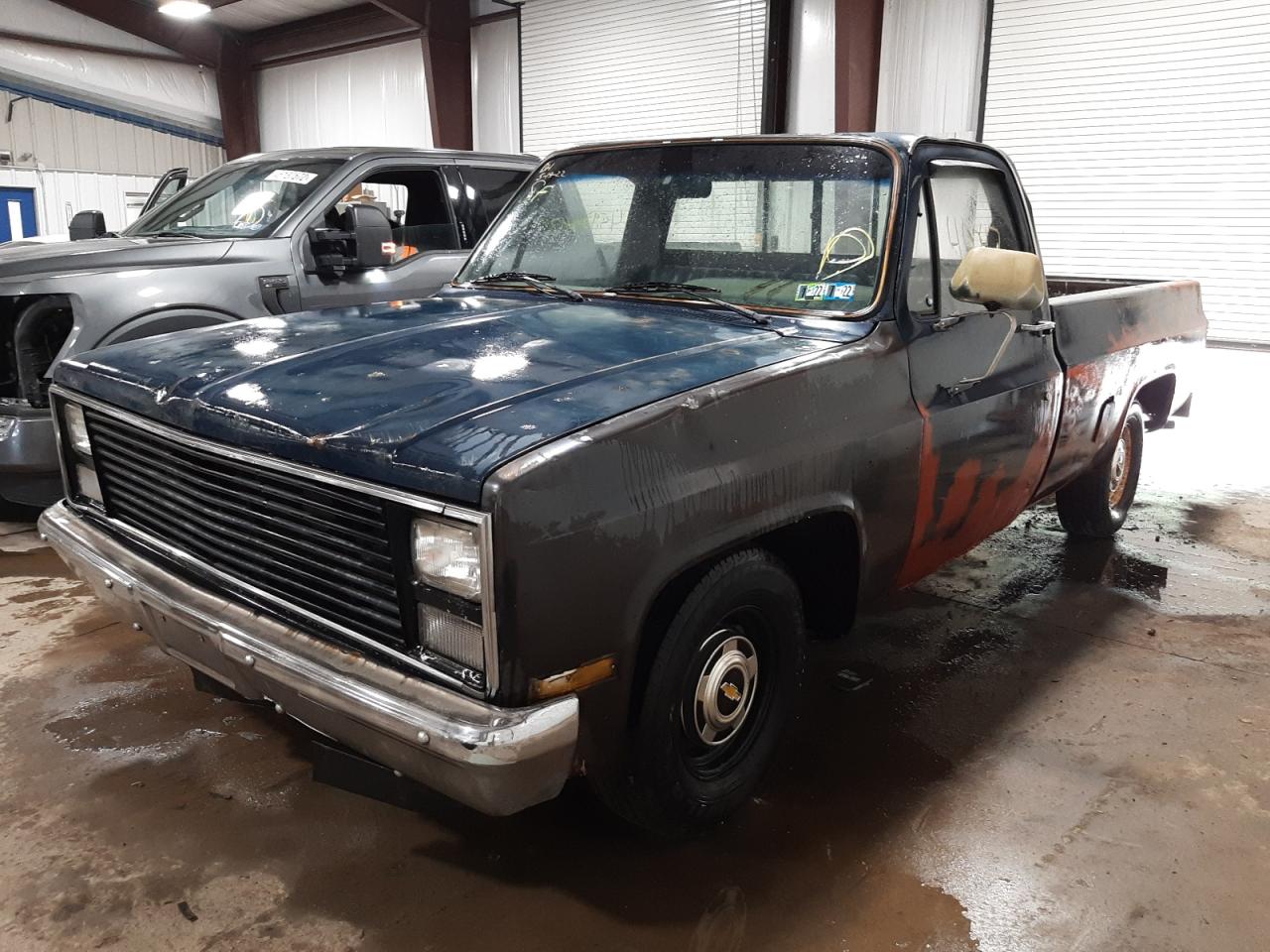 Photo 2 from auction – 1986 CHEVROLET C10 with VIN 2GCCC14N8G1219075