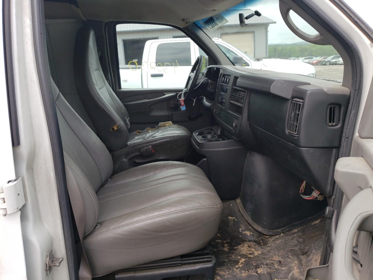 Photo 5 from auction – 2011 CHEVROLET EXPRESS G1 with VIN 1GCSGAFX3B1143603