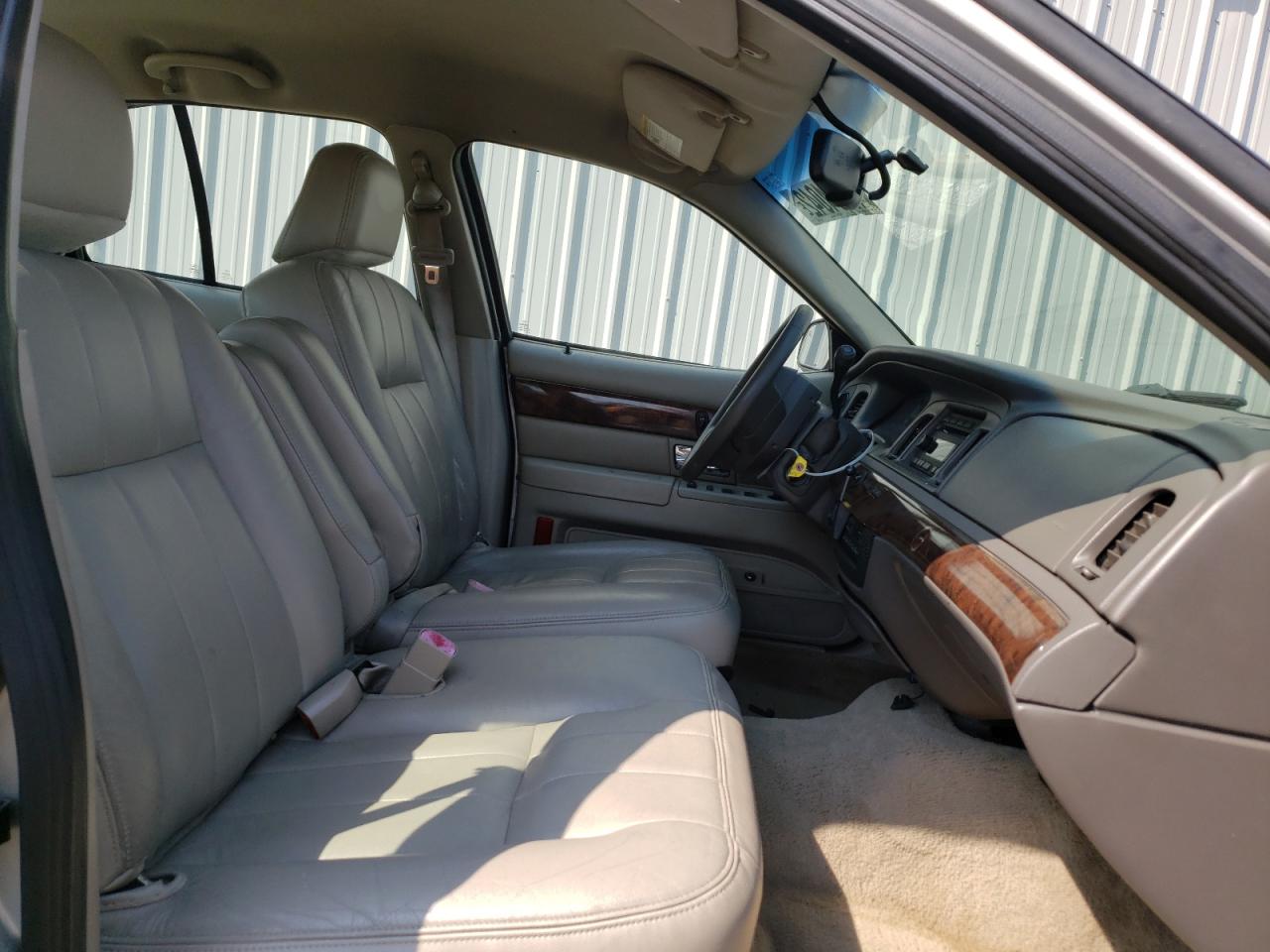 Photo 5 from auction – 2009 MERCURY GRAND MARQ with VIN 2MEHM75V09X620896