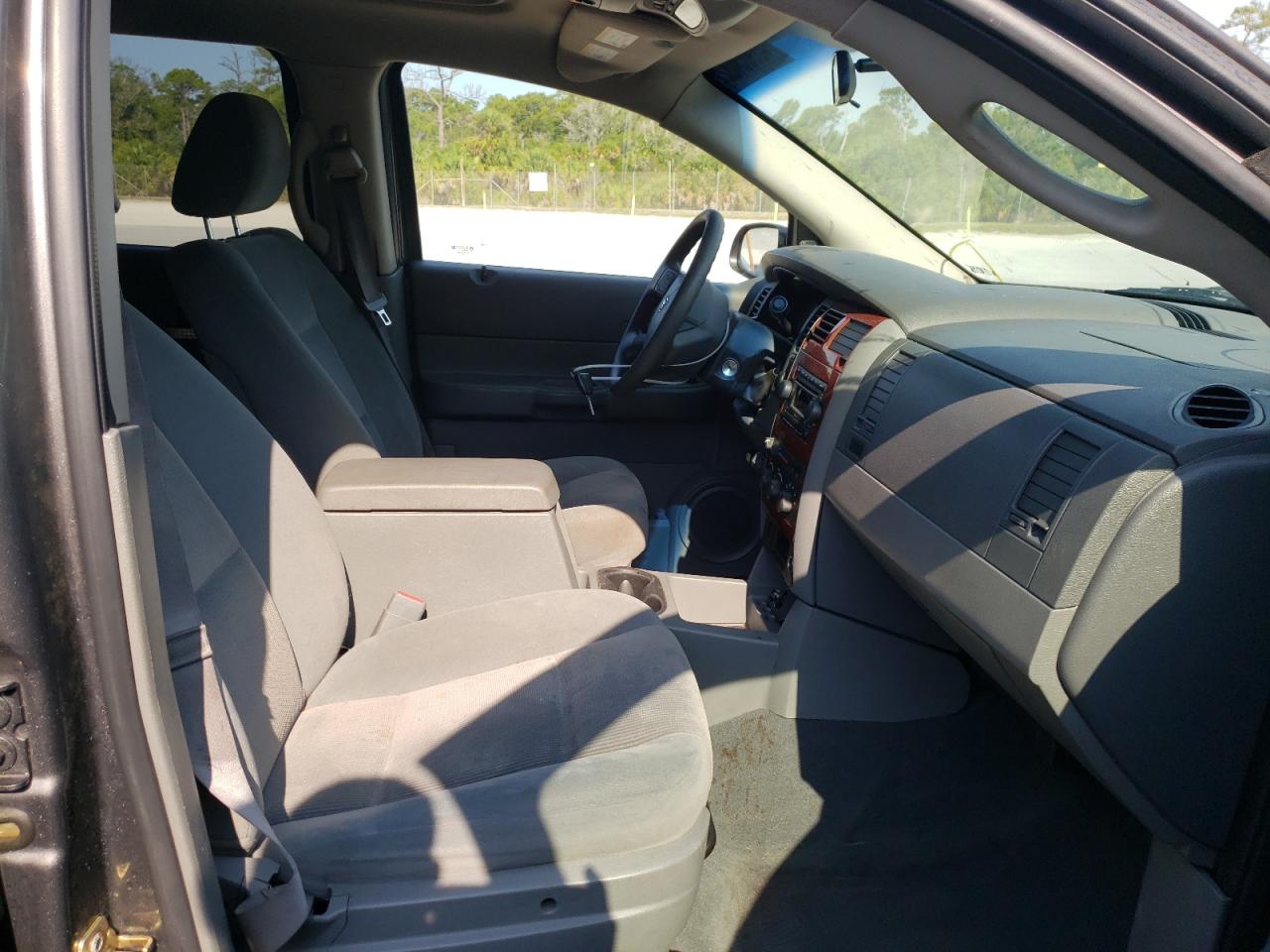 Photo 5 from auction – 2004 DODGE DURANGO SL with VIN 1D4HB48D44F184103