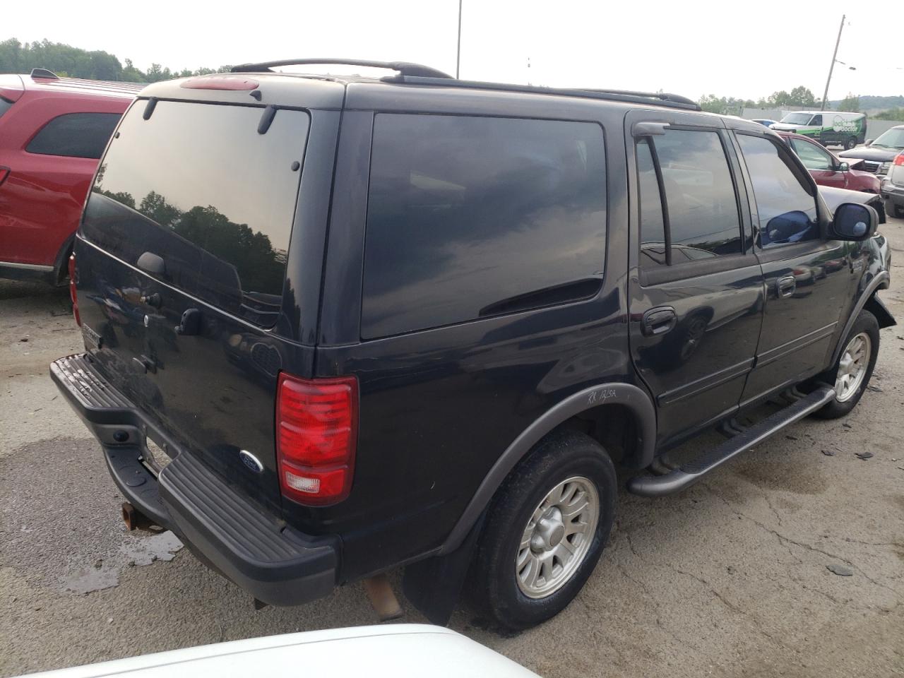 Photo 4 from auction – 2002 FORD EXPEDITION with VIN 1FMPU16L32LA20606