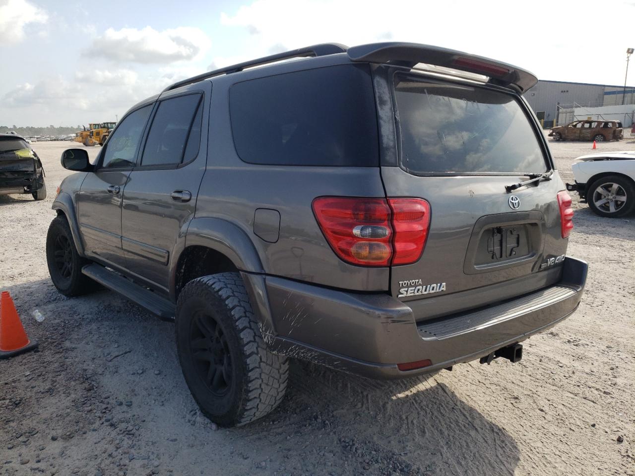 Photo 3 from auction – 2004 TOYOTA SEQUOIA LI with VIN 5TDBT48A14S220433
