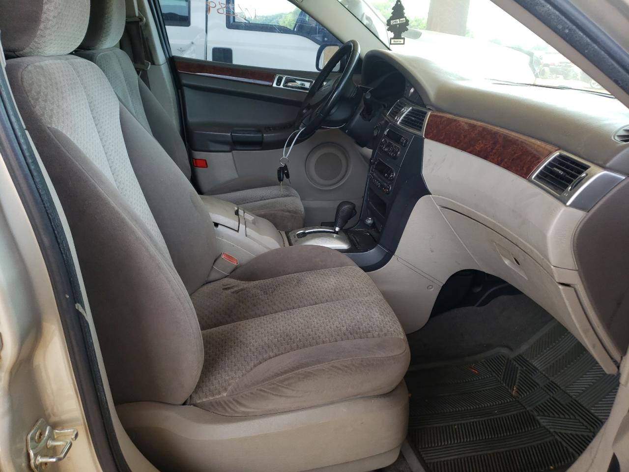 Photo 5 from auction – 2005 CHRYSLER PACIFICA T with VIN 2C4GM68435R670829