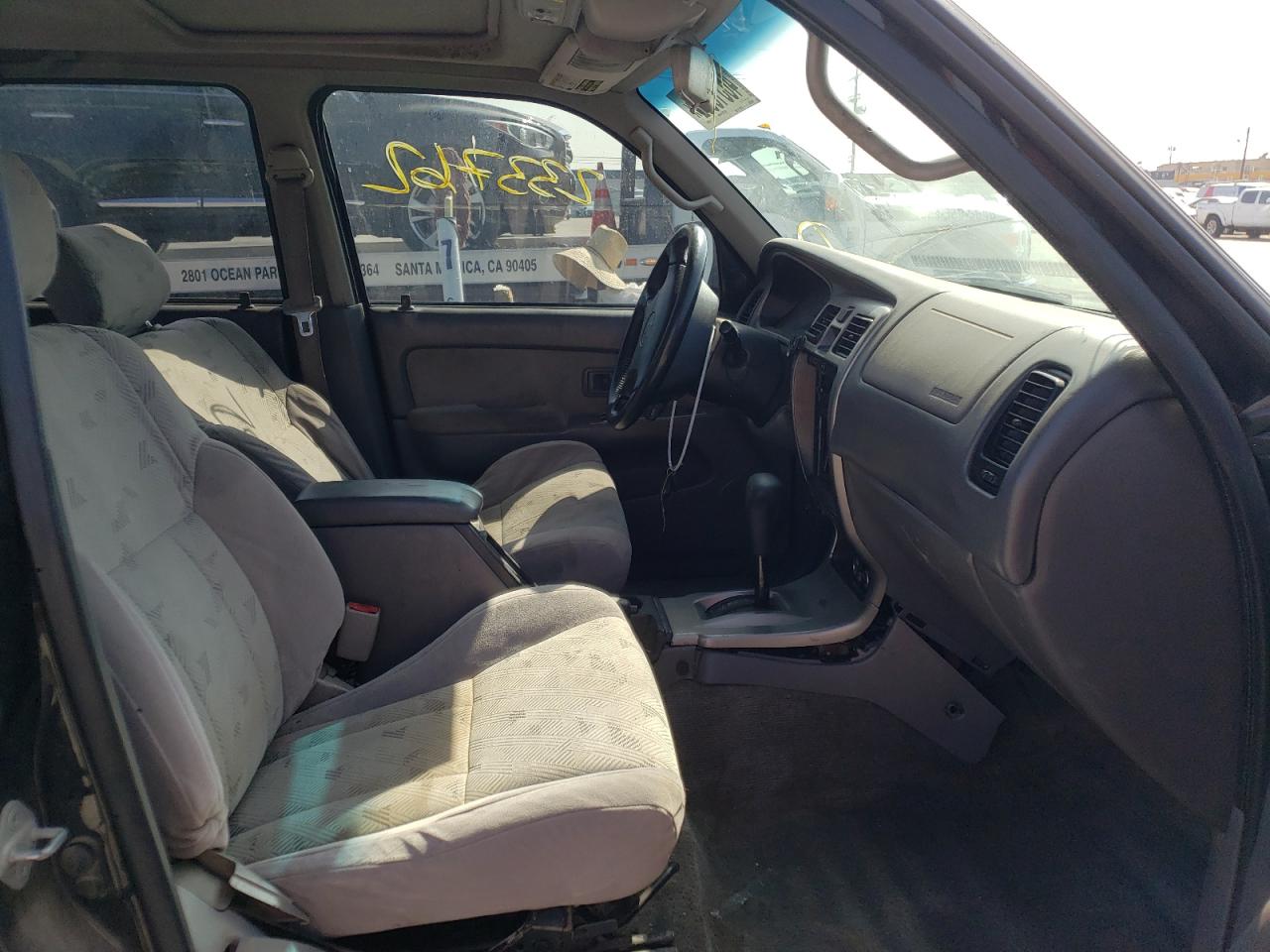 Photo 5 from auction – 2001 TOYOTA 4RUNNER SR with VIN JT3GN86R510195832
