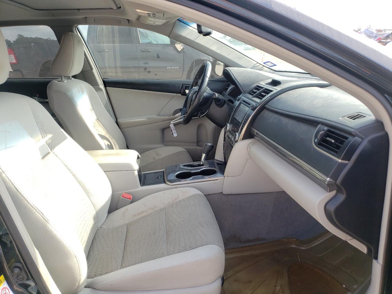 Photo 5 from auction – 2012 TOYOTA CAMRY HYBR with VIN 4T1BD1FK4CU027397