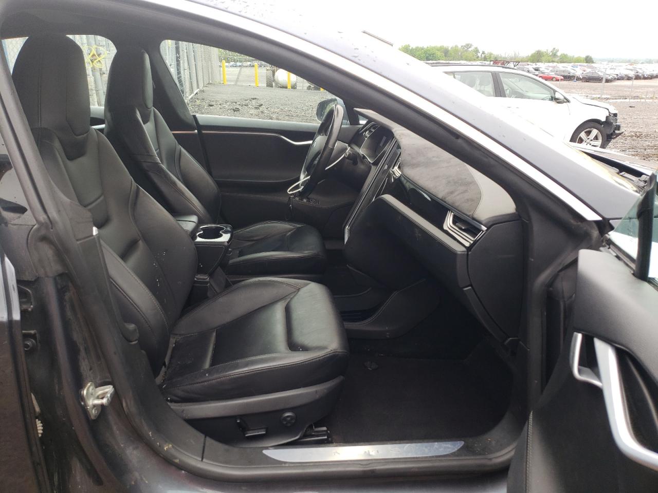Photo 19 from auction – 2014 TESLA MODEL S with VIN 5YJSA1H22EFP65463