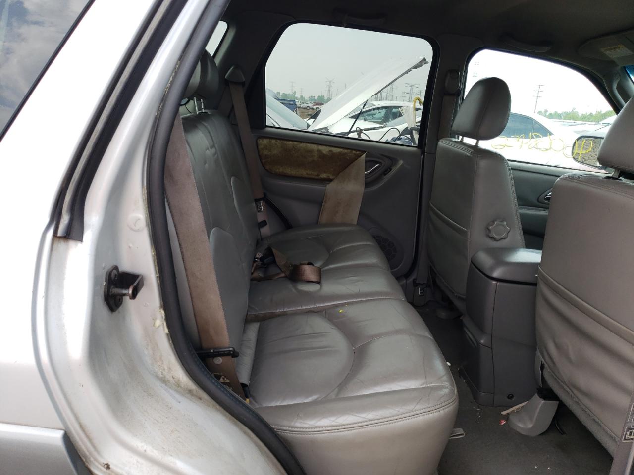 Photo 6 from auction – 2002 MAZDA TRIBUTE LX with VIN 4F2YU08122KM21939
