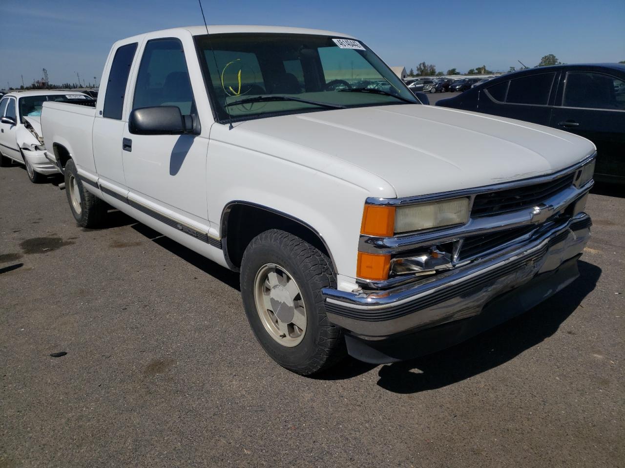 CHEVROLET GMT-400 C1 1998 with VIN 2GCEC19M3W1182055 - Photo from auction