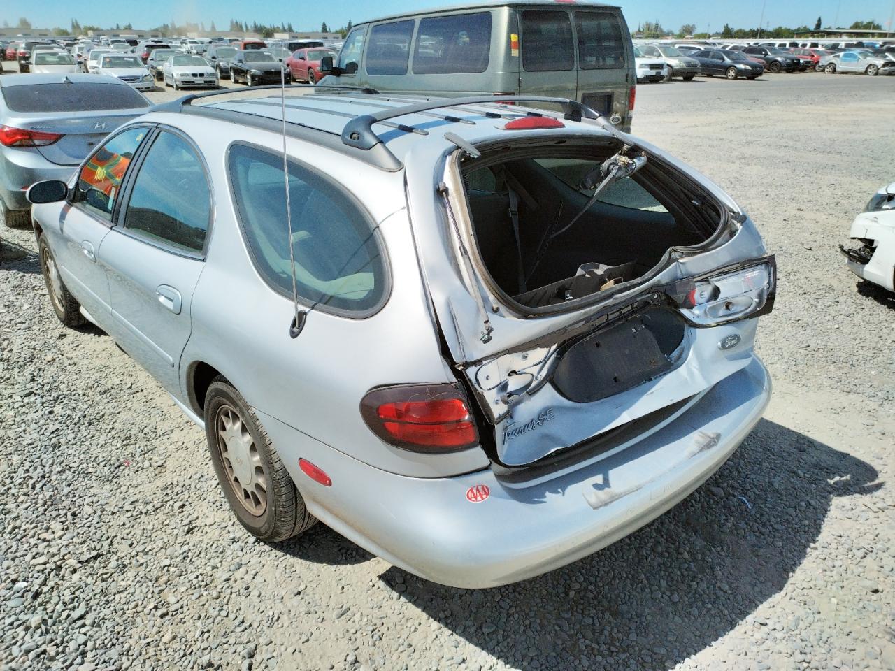 Photo 3 from auction – 1999 FORD TAURUS SE with VIN 1FAFP58S7XA297447