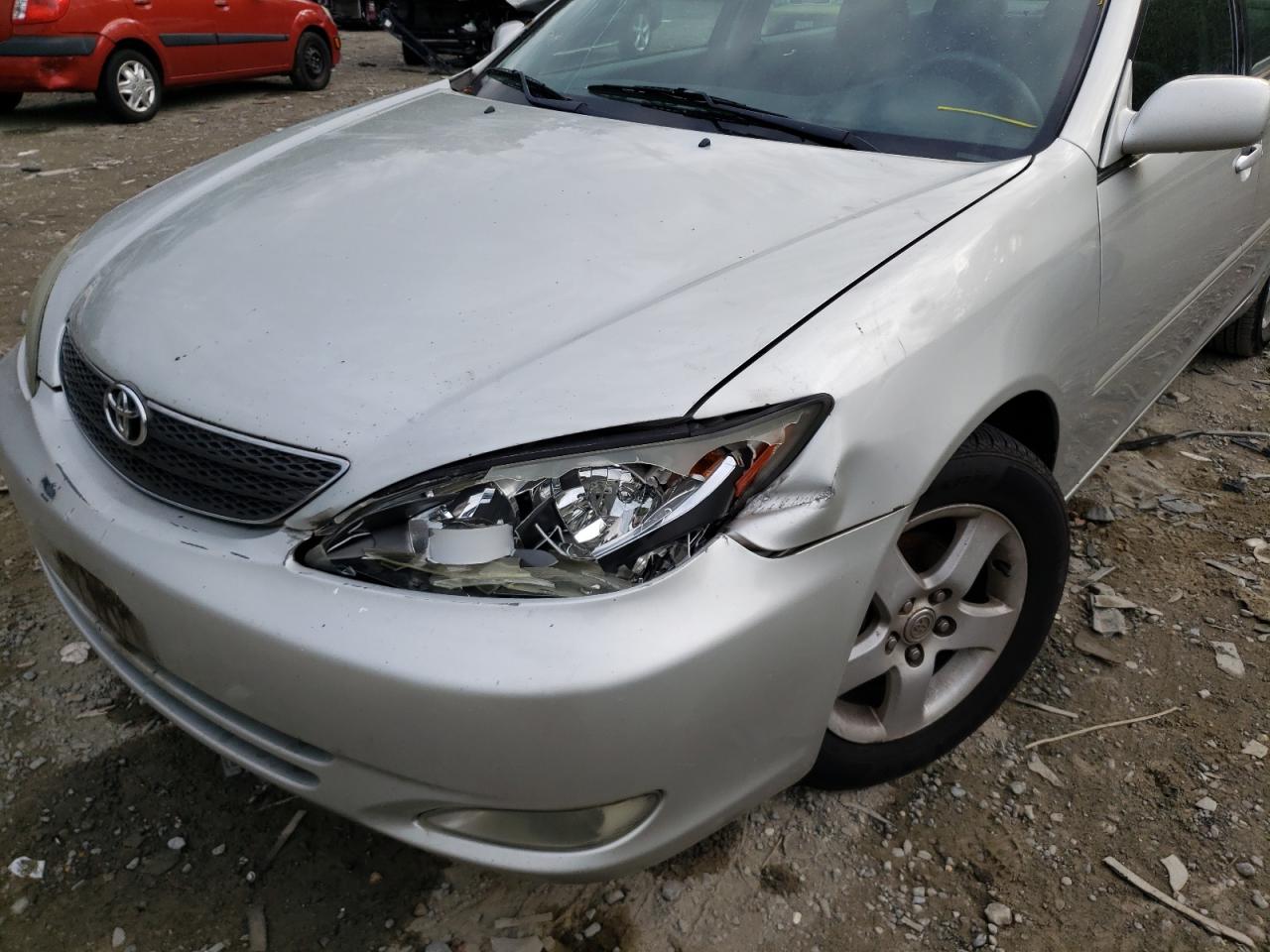 Photo 9 from auction – 2004 TOYOTA CAMRY LE with VIN 4T1BE32K44U271793