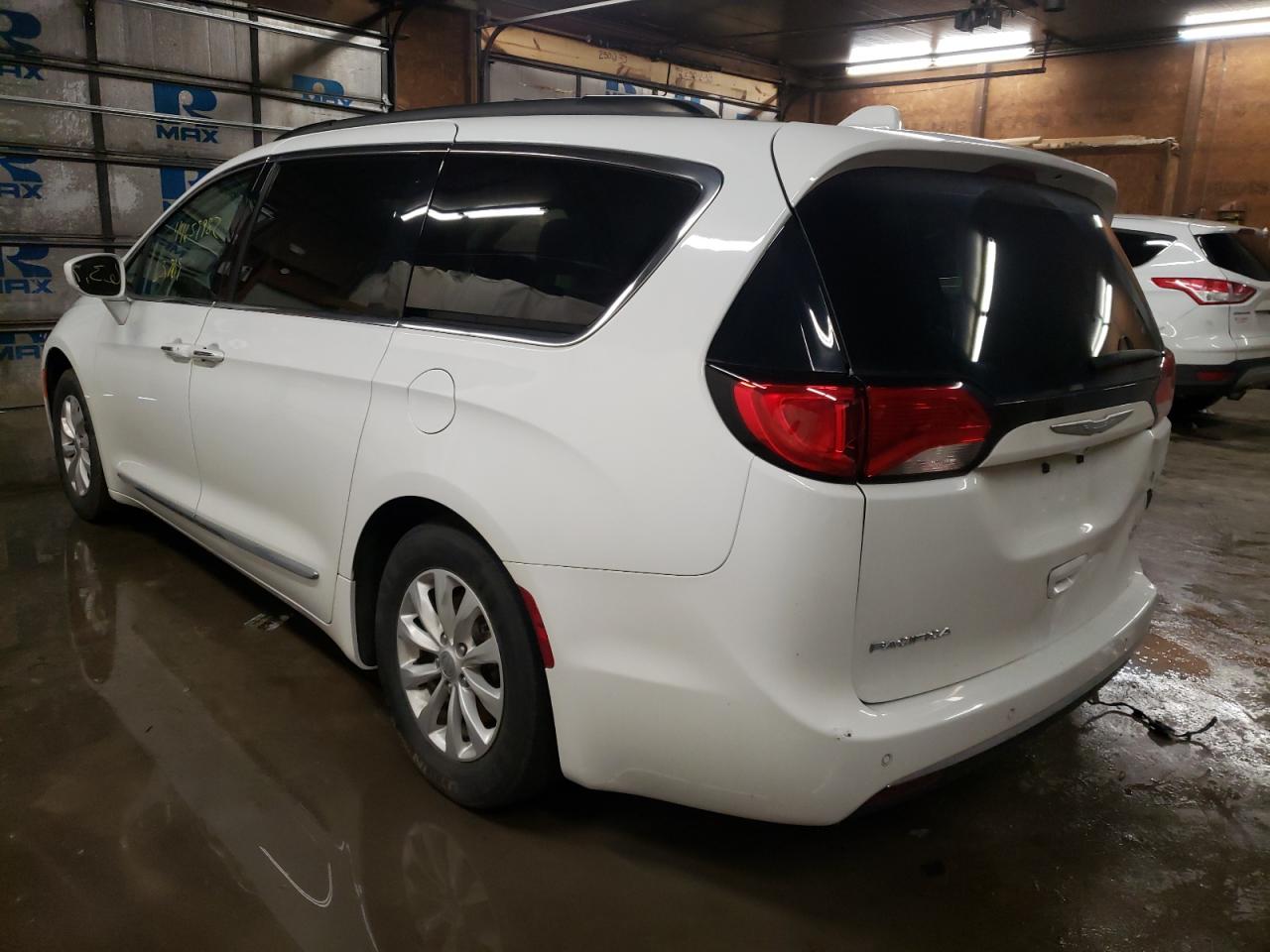 Photo 3 from auction – 2017 CHRYSLER PACIFICA T with VIN 2C4RC1BG7HR794396