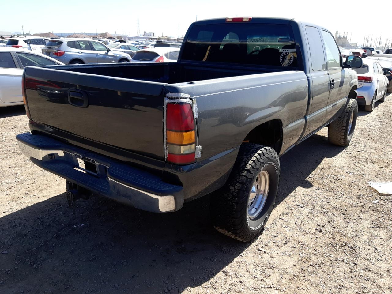 Photo 4 from auction – 2004 GMC NEW SIERRA with VIN 2GTEC19T041238389