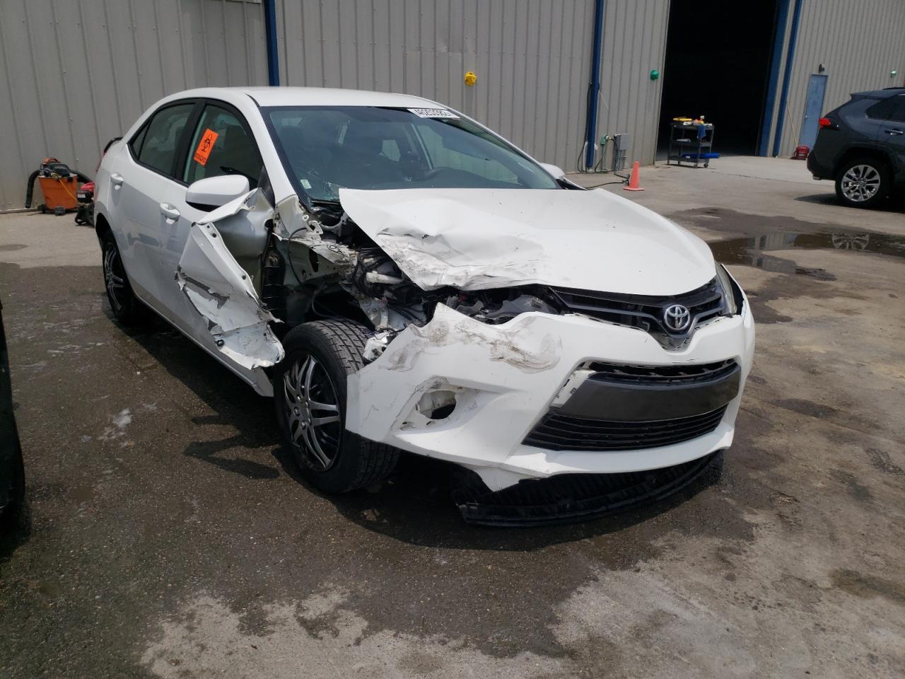 TOYOTA COROLLA L 2015 with VIN 5YFBURHEXFP266951 - Photo from auction