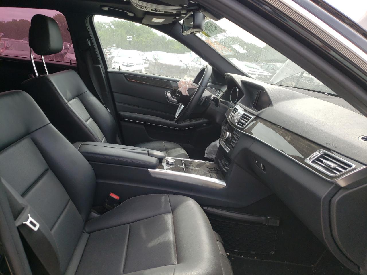 Photo 5 from auction – 2015 MERCEDES-BENZ E 350 with VIN WDDHF5KB0FB151095