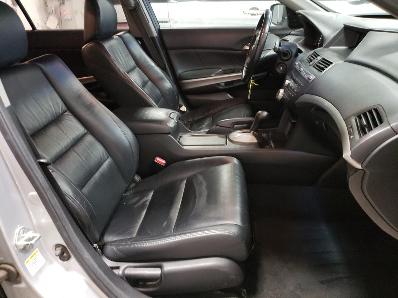 Photo 5 from auction – 2010 HONDA ACCORD EXL with VIN 1HGCP2F86AA051601