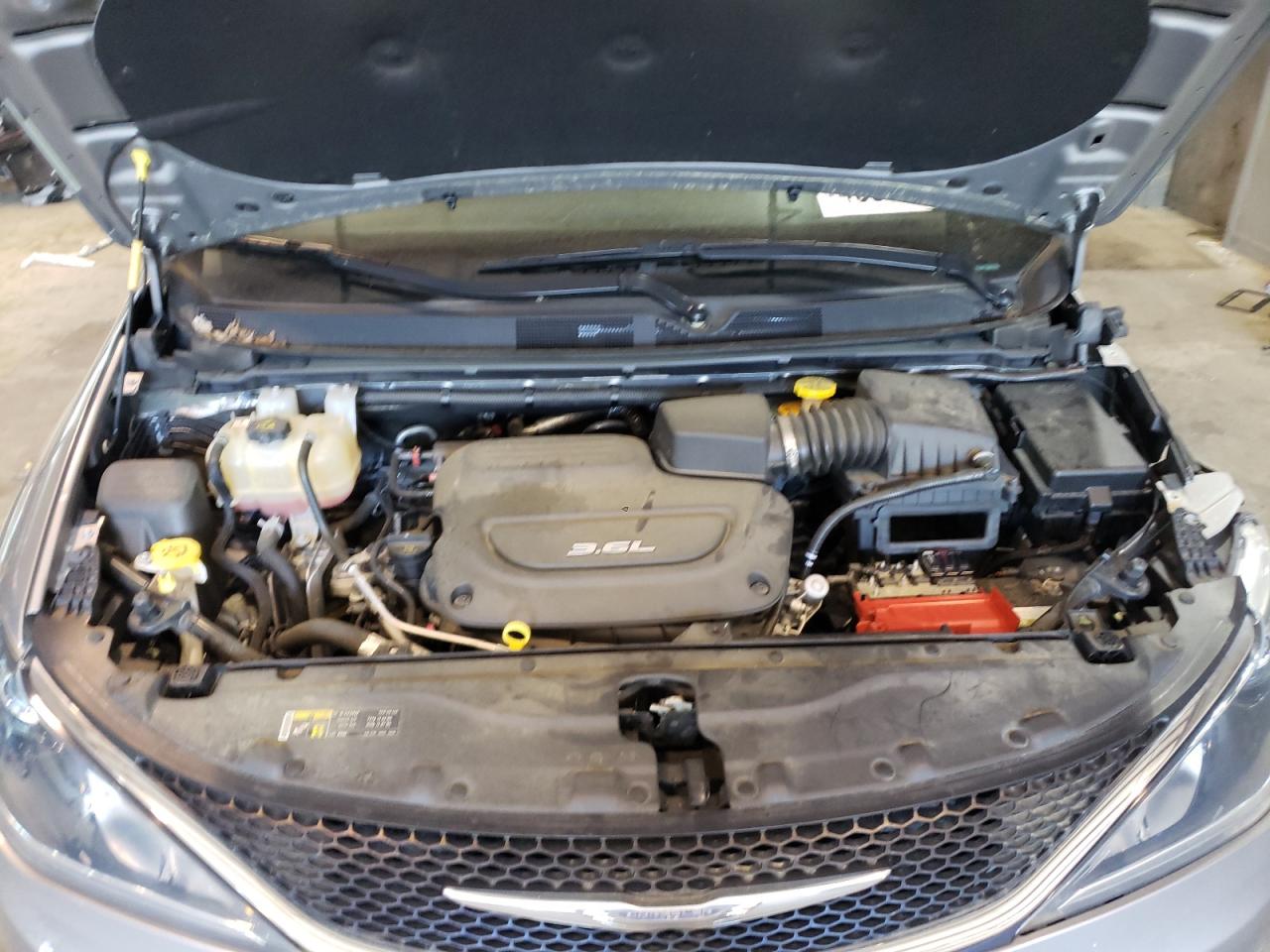 Photo 7 from auction – 2017 CHRYSLER PACIFICA T with VIN 2C4RC1EGXHR512053