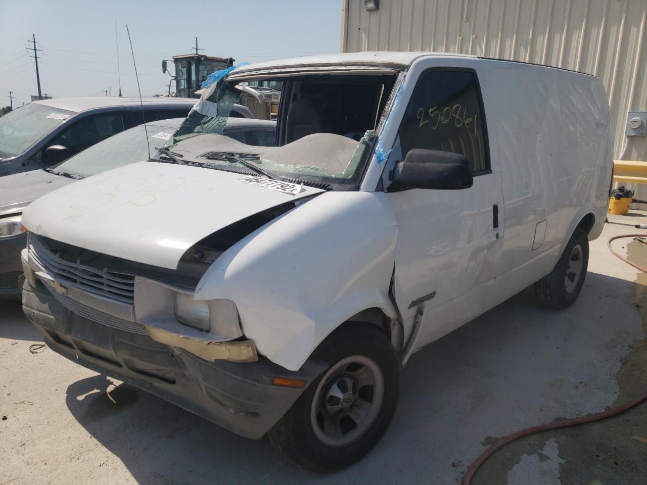 Photo 2 from auction – 2001 CHEVROLET ASTRO with VIN 1GCDM19W11B123525