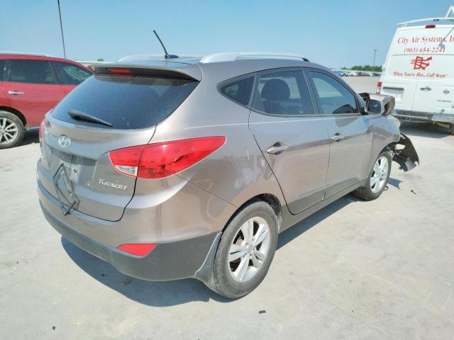 Photo 4 from auction – 2011 HYUNDAI TUCSON GLS with VIN KM8JU3AC4BU279401