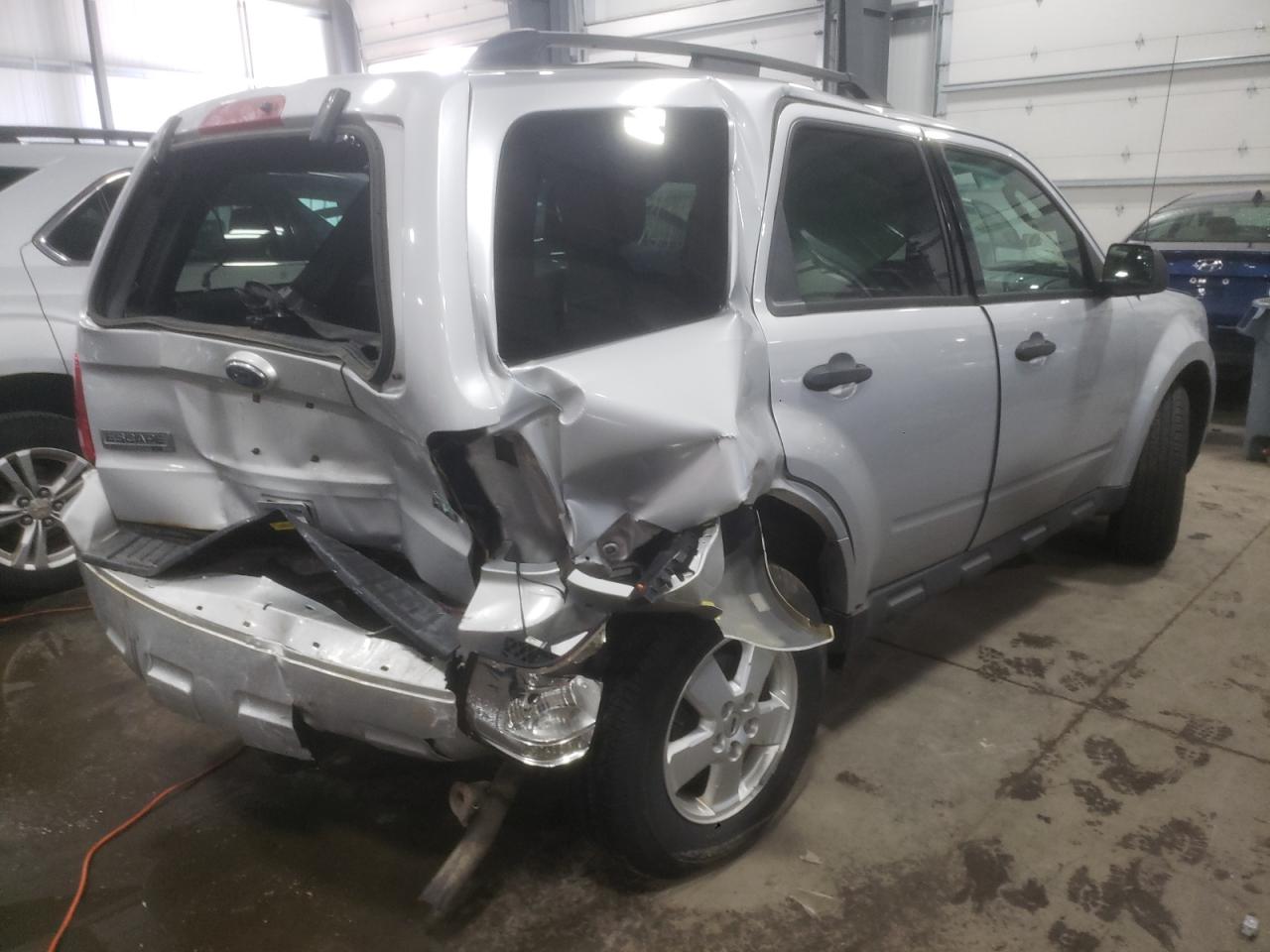 Photo 4 from auction – 2011 FORD ESCAPE XLT with VIN 1FMCU0DG0BKA94067