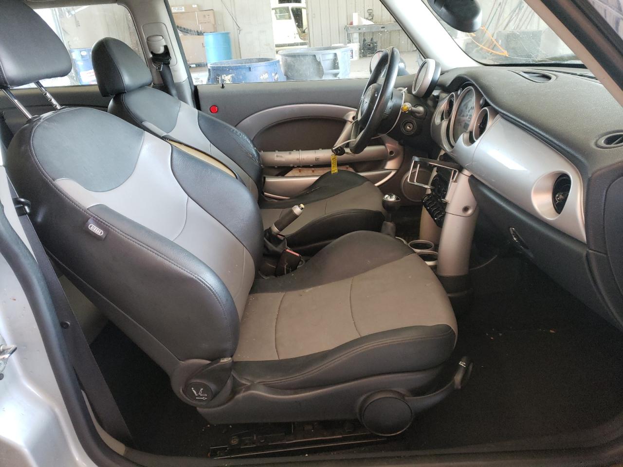 Photo 20 from auction – 2006 MINI COOPER with VIN WMWRC33526TK73971