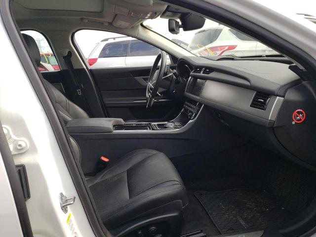 Photo 5 from auction – 2016 JAGUAR XF PRESTIG with VIN SAJBK4BV8GCY21960
