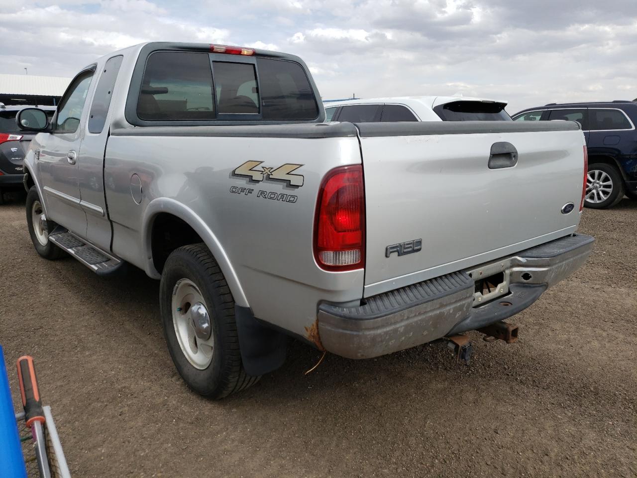 Photo 3 from auction – 2000 FORD F150 with VIN 1FTRX18L2YKA67187