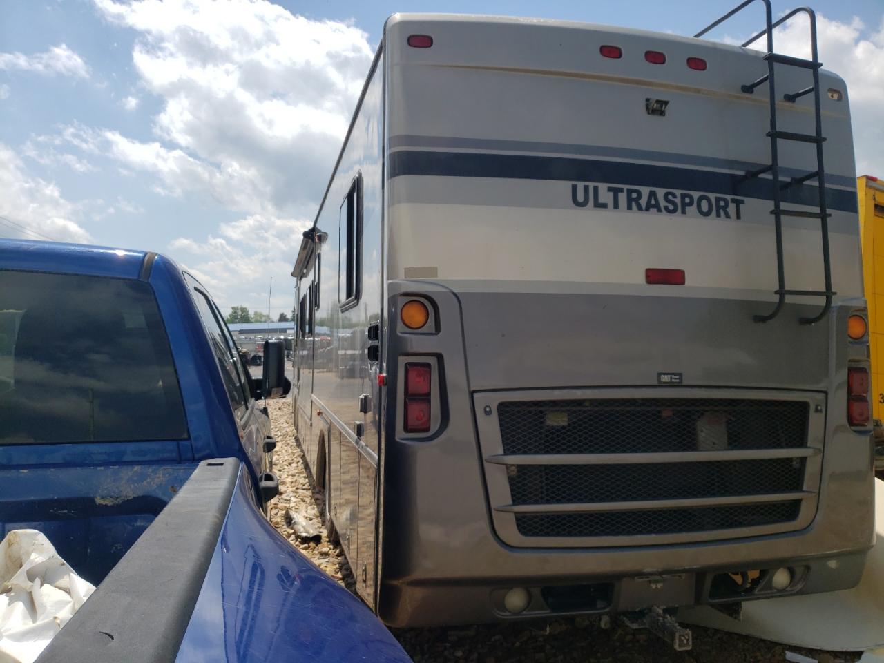Photo 3 from auction – 2003 FREIGHTLINER CHASSIS X with VIN 4UZAAHAK43CK79290