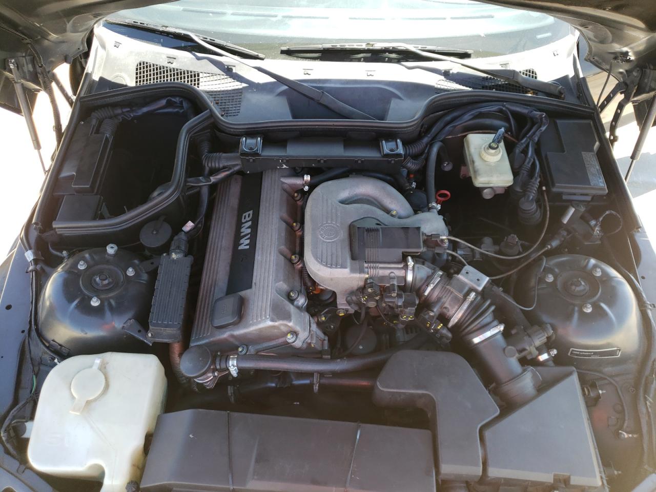 Photo 7 from auction – 1998 BMW Z3 1.9 with VIN 4USCH7327WLD15362
