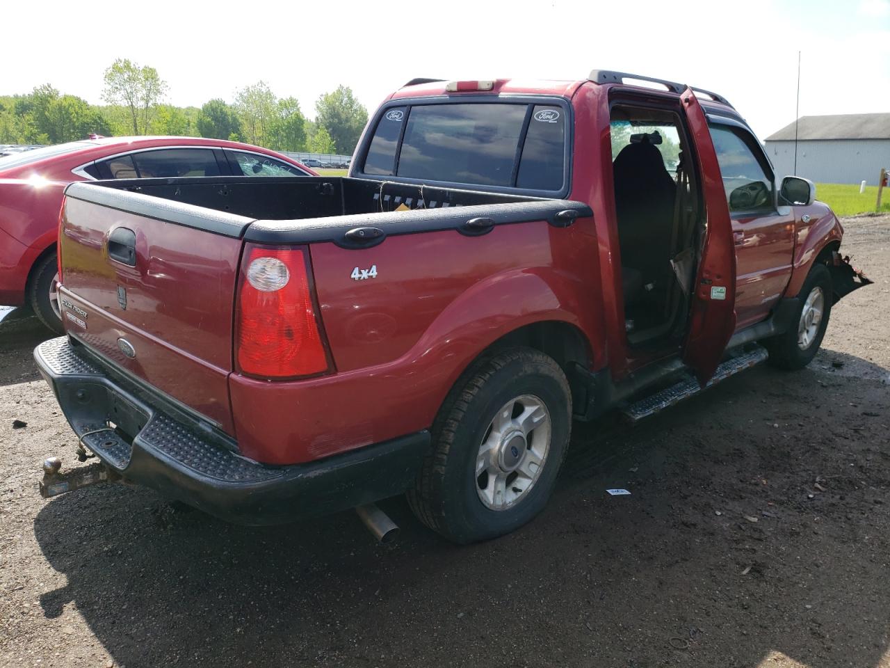 Photo 4 from auction – 2001 FORD EXPLORER S with VIN 1FMZU77E21UB95997