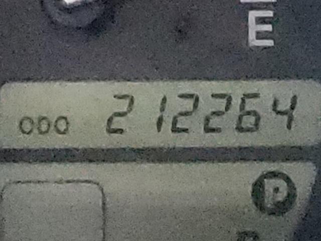 Photo 8 from auction – 2001 LEXUS IS 300 with VIN JTHBD182610002716