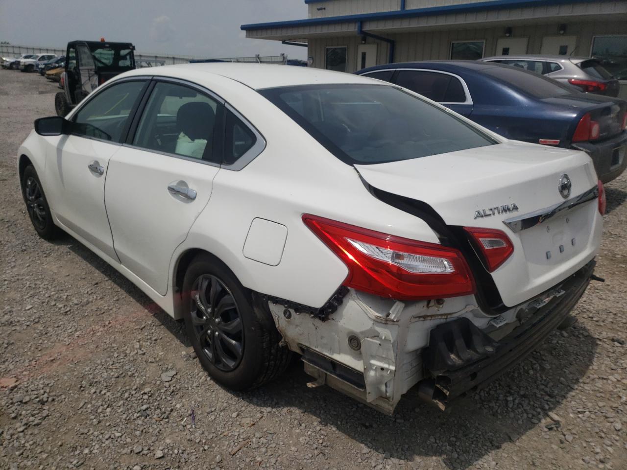 Photo 3 from auction – 2016 NISSAN ALTIMA 2.5 with VIN 1N4AL3AP2GN368787