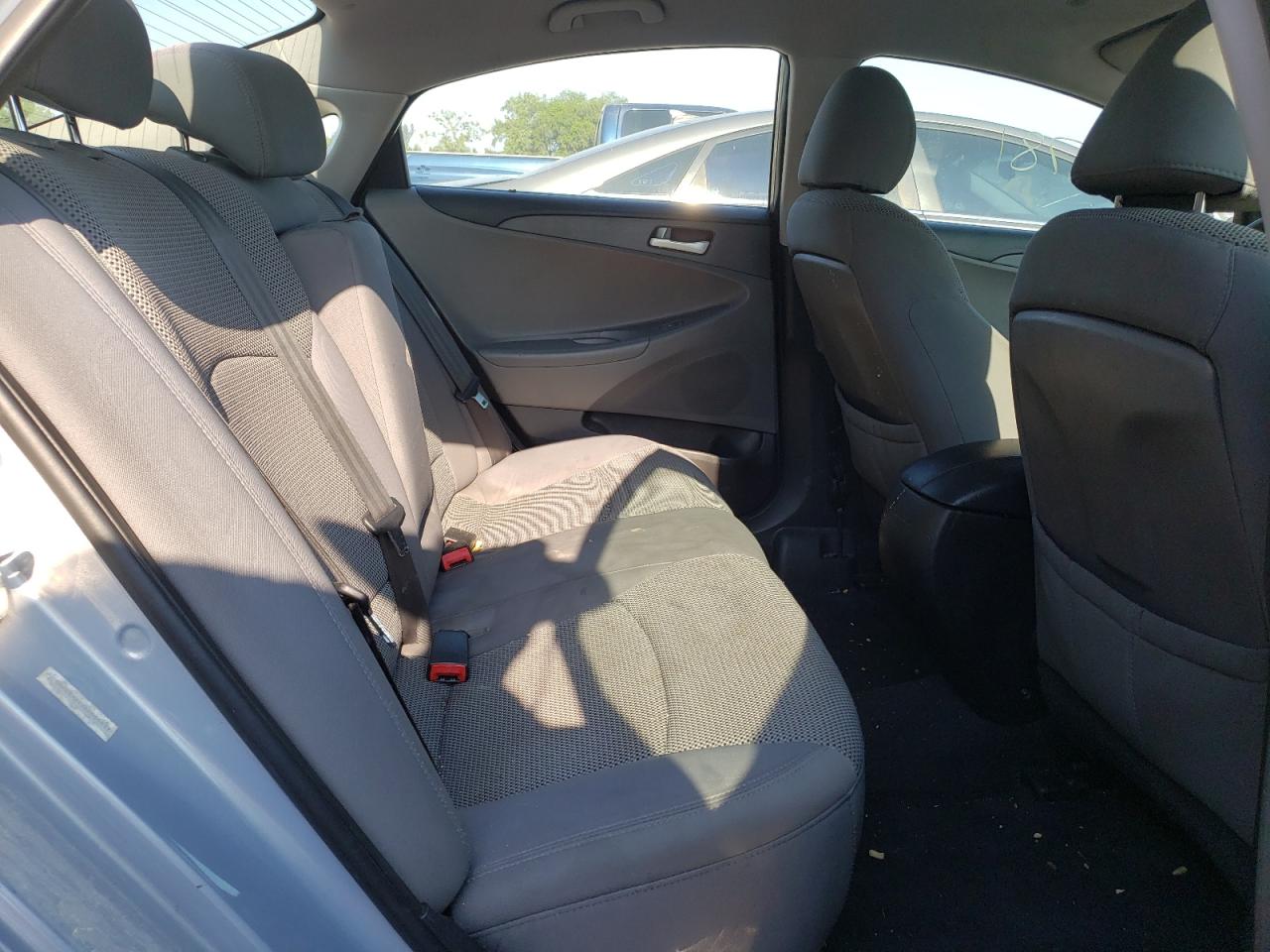 Photo 6 from auction – 2011 HYUNDAI SONATA GLS with VIN 5NPEB4AC4BH080697