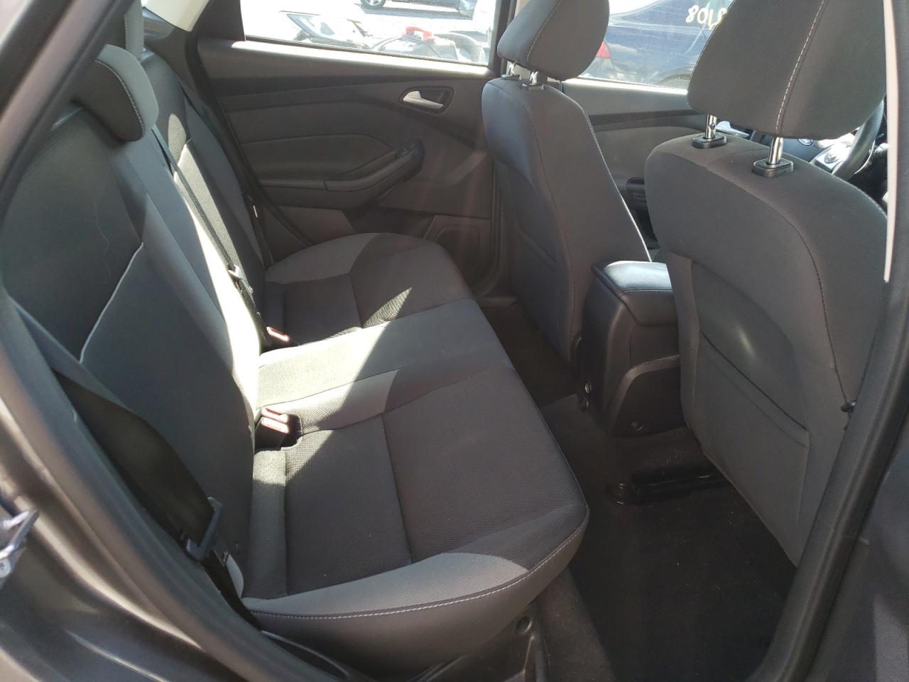 Photo 6 from auction – 2014 FORD FOCUS SE with VIN 1FADP3F23EL416076