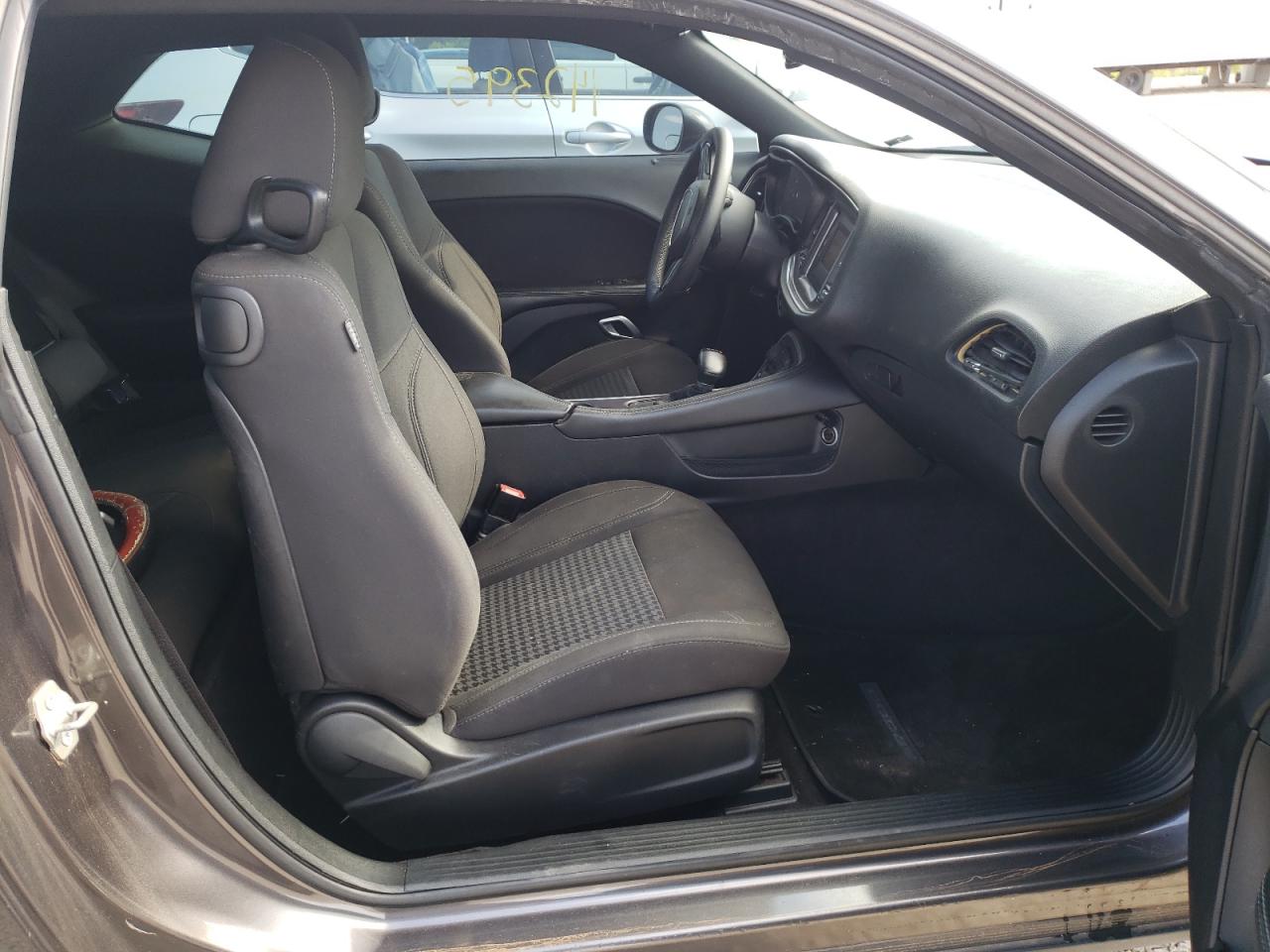 Photo 5 from auction – 2017 DODGE CHALLENGER with VIN 2C3CDZAG2HH573298