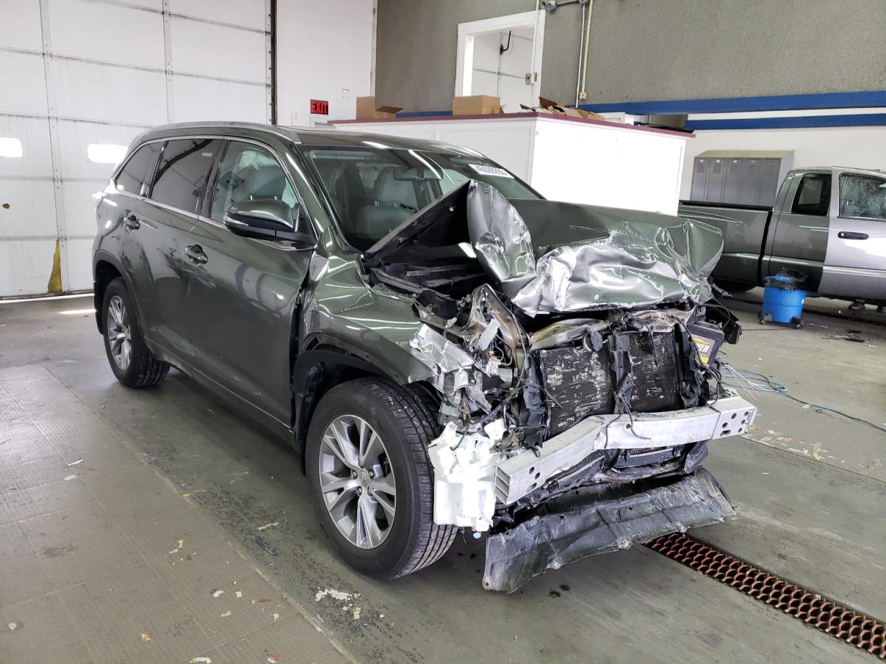 TOYOTA HIGHLANDER 2014 with VIN 5TDJKRFH6ES052673 - Photo from auction