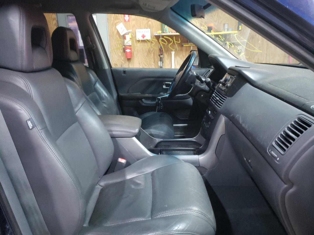 Photo 5 from auction – 2004 HONDA PILOT EXL with VIN 2HKYF185X4H503549