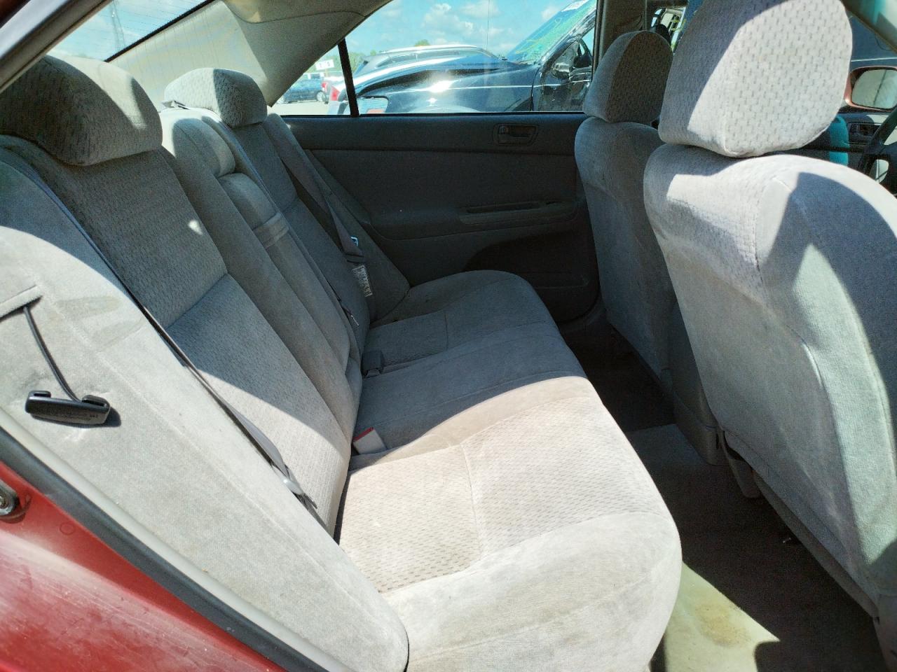 Photo 6 from auction – 2003 TOYOTA CAMRY LE with VIN 4T1BE32K13U644450