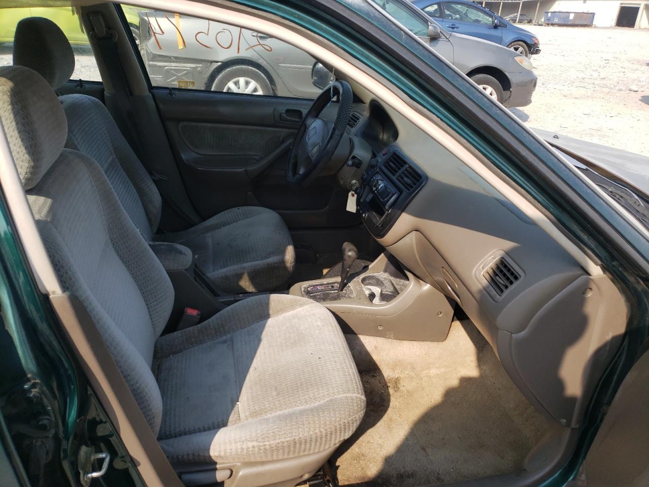 Photo 5 from auction – 2000 HONDA CIVIC BASE with VIN 2HGEJ6617YH567613