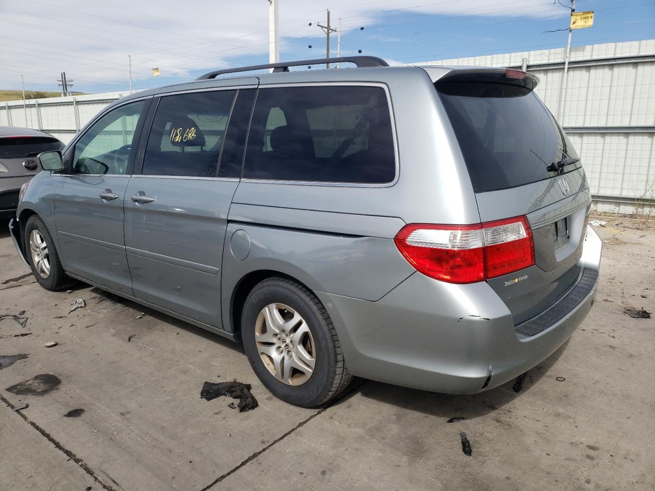 Photo 3 from auction – 2005 HONDA ODYSSEY EX with VIN 5FNRL38735B073910