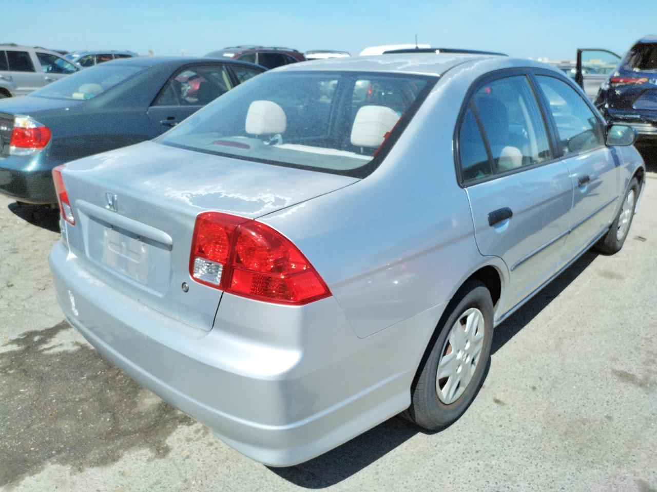 Photo 4 from auction – 2005 HONDA CIVIC with VIN 2HGES16355H573505