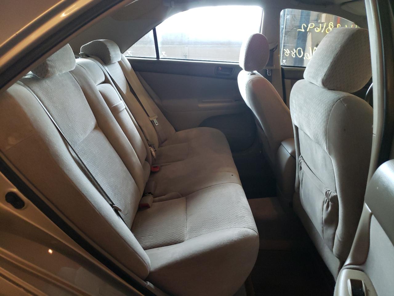 Photo 6 from auction – 2004 TOYOTA CAMRY LE with VIN 4T1BE32K74U301112